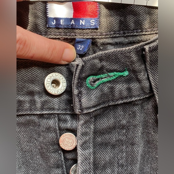 Tommy Hilfiger vintage black denim, 32/30 EU sizing measurements  in 2nd photo! - Picture 3 of 16